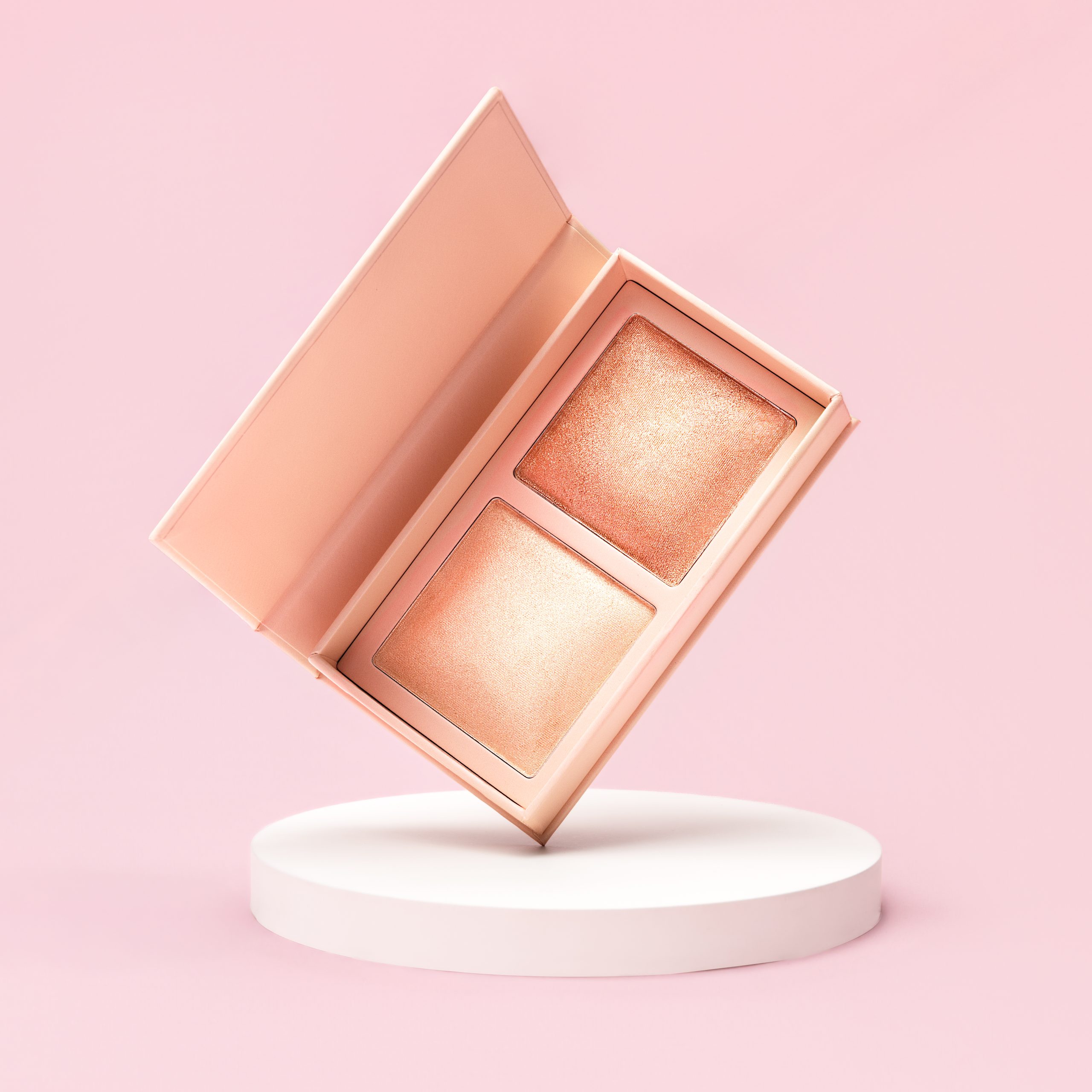 Paletă Highlighter și Bronzer Love & Coffee Splendor 16.8g – Machiaj luminos și contur natural